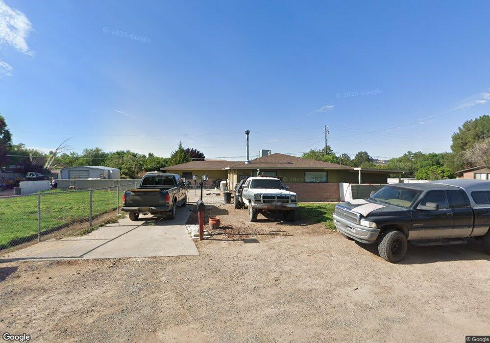 2403 Ridgeview Dr, Farmington, NM 87401 - photo 1