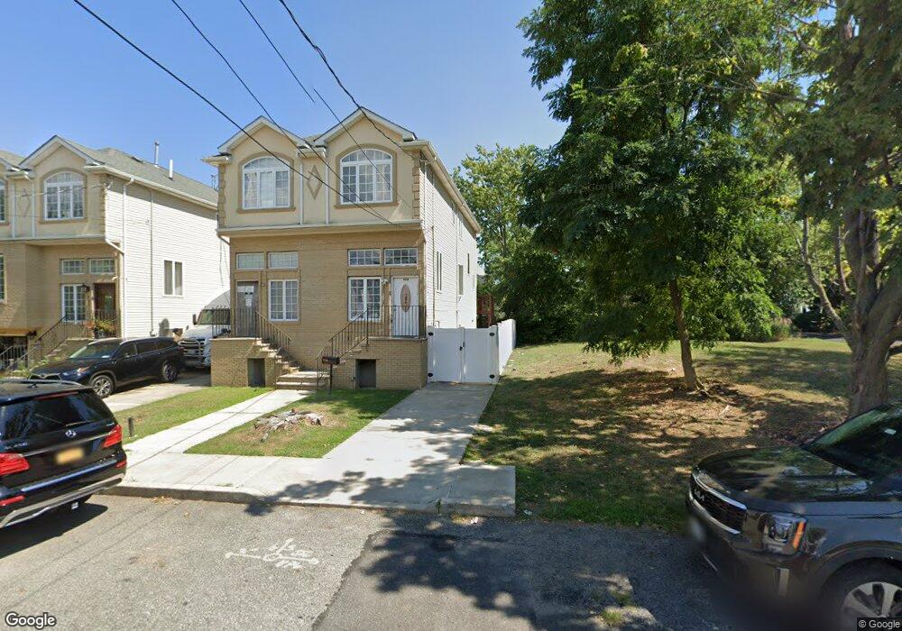 664 Quincy Ave, Staten Island, NY 10305 - photo 1