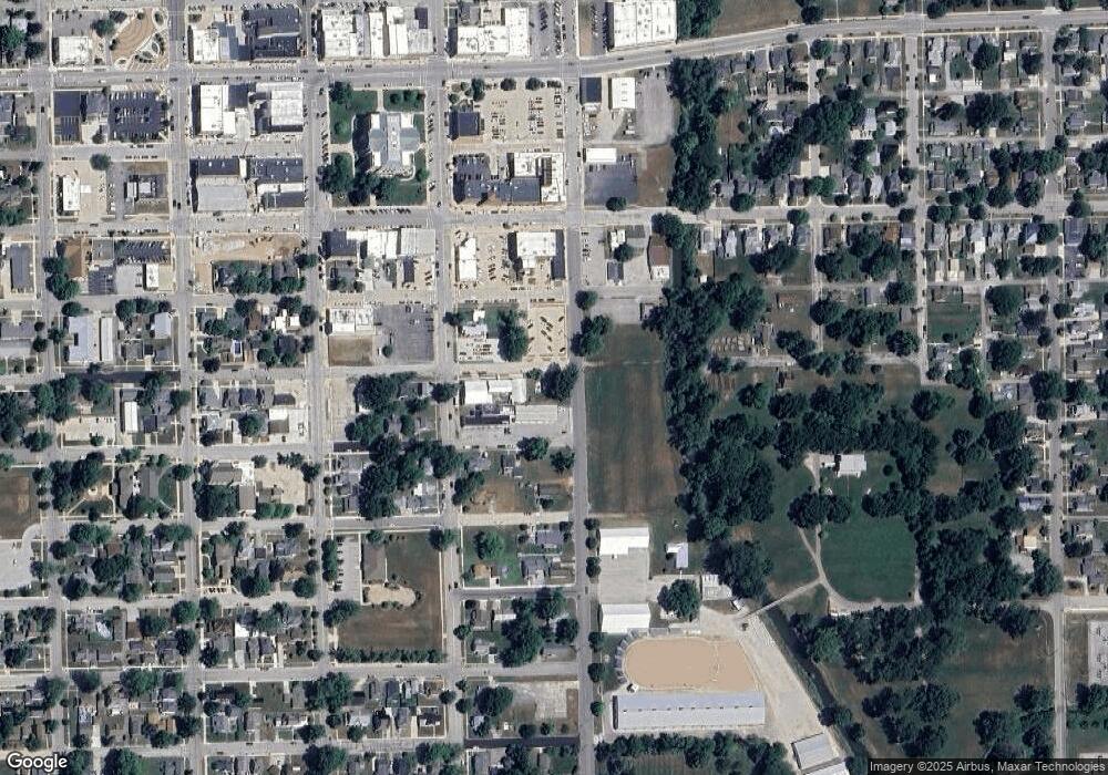 221 E 11th St, Auburn, IN 46706 - photo 1