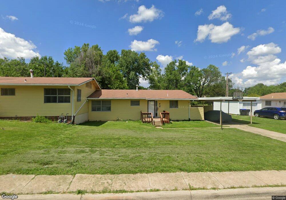 1702 SW Clearview Ln, Topeka, KS 66619 - photo 1