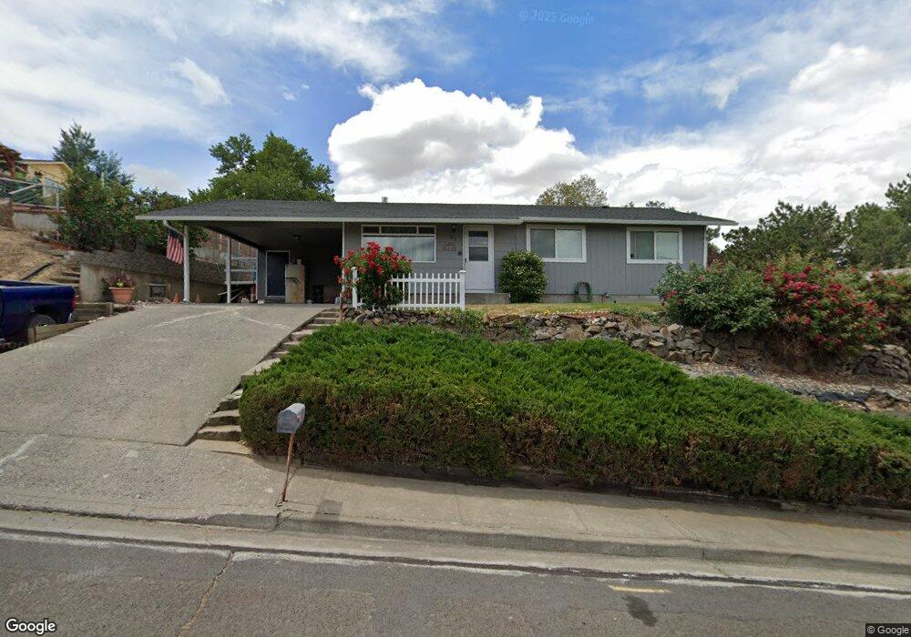 943 SE 2nd St, Pendleton, OR 97801 - photo 1