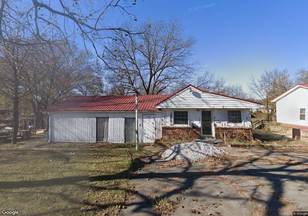 411 S 10th St, Henryetta, OK 74437 - photo 1