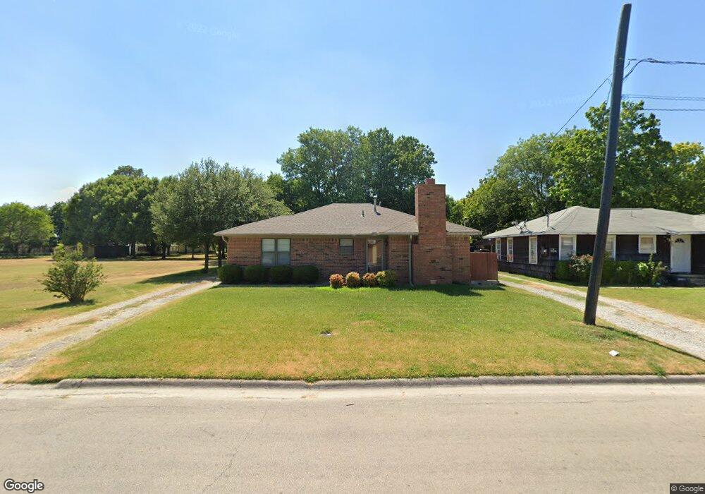 1319 S Clements St, Gainesville, TX 76240 - photo 1