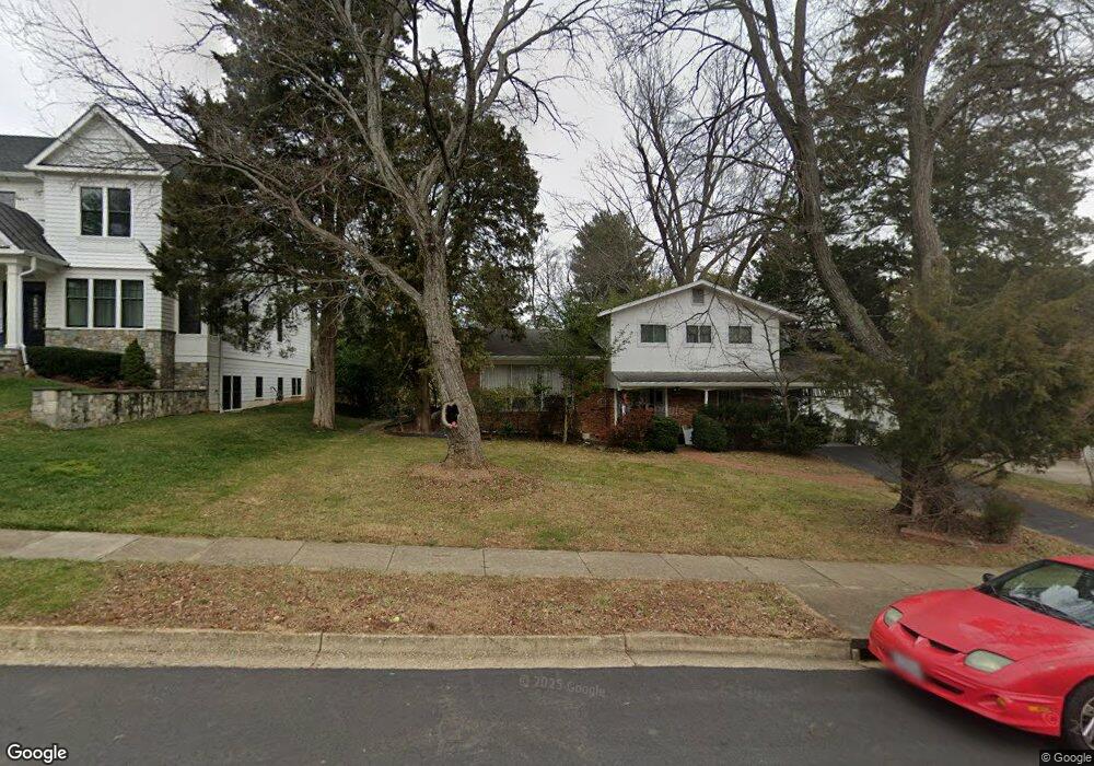 7208 Warbler Ln, McLean, VA 22101 - photo 1