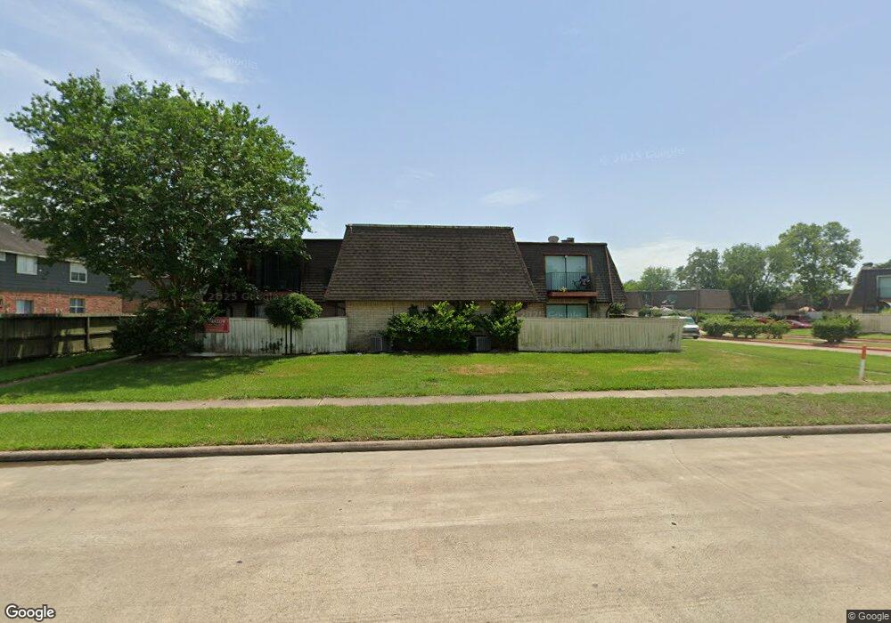 1001 E Adoue St unit D04, Alvin, TX 77511 - photo 1