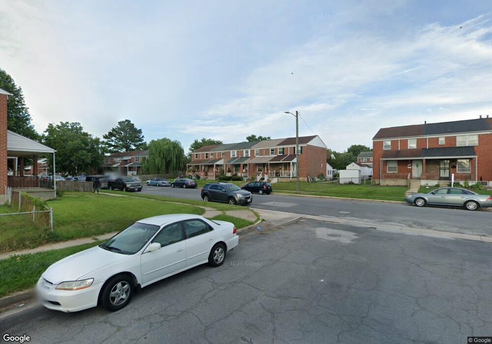 1005 Foxcroft Ln, Essex, MD 21221 - photo 1