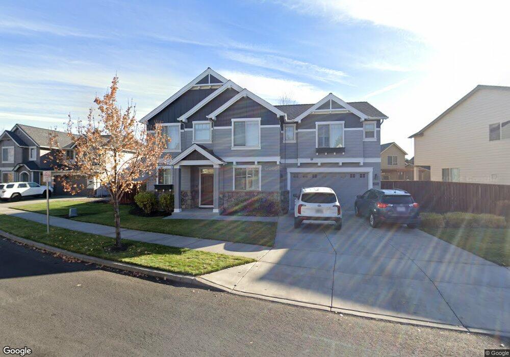 760 NW 28th St, Redmond, OR 97756 - photo 1