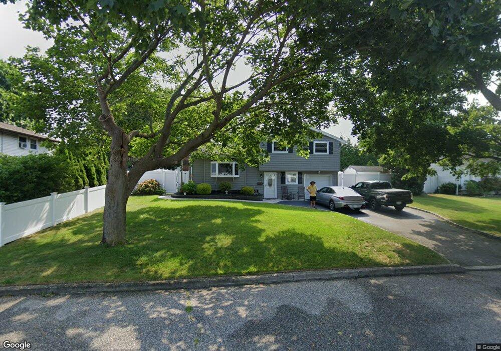 3015 Acorn Ave, Medford, NY 11763 - photo 1