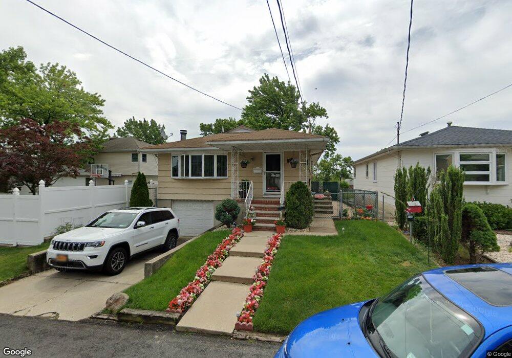 52 Sheridan Ct, Staten Island, NY 10306 - photo 1