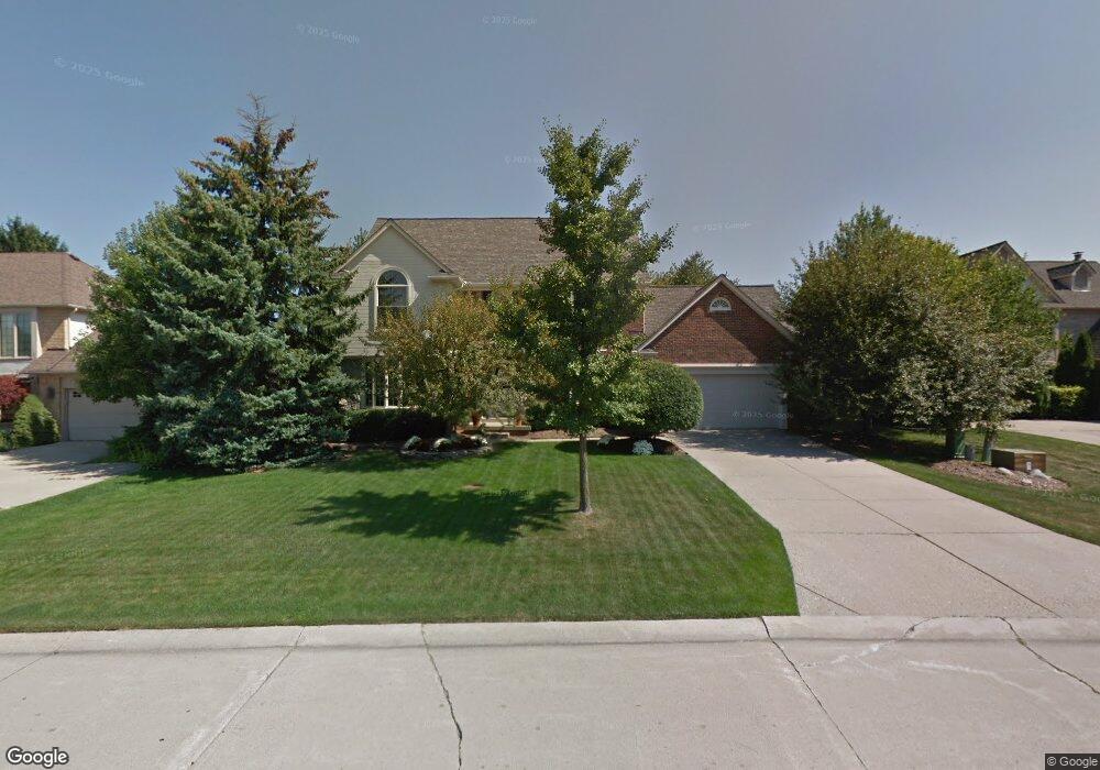 1282 Kingspath Dr, Rochester Hills, MI 48306 - photo 1