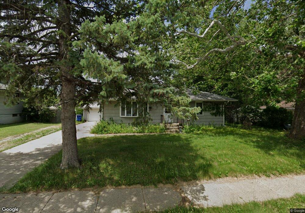 138 E Watrous Ave, Des Moines, IA 50315 - photo 1