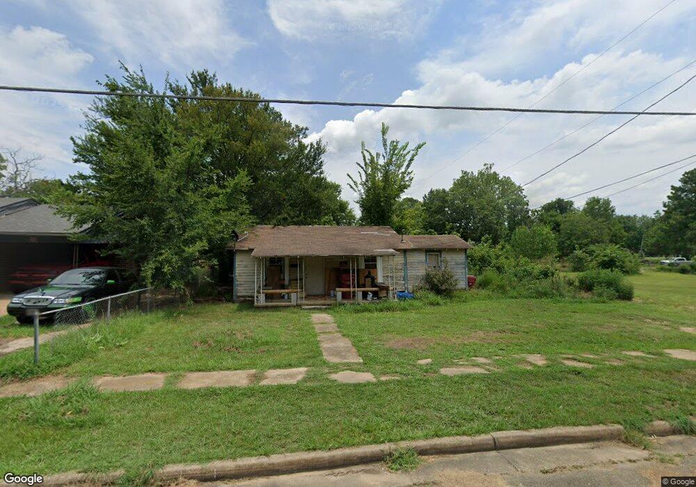 808 N H St, Hugo, OK 74743 - photo 1