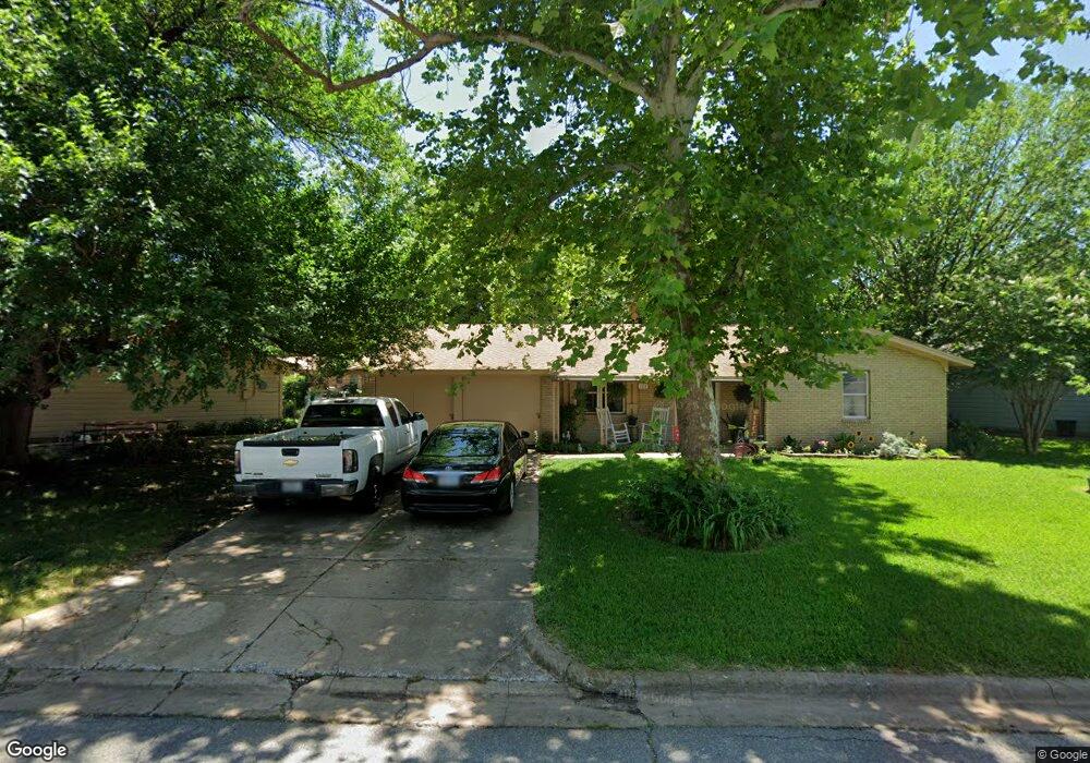126 N Hickory Ave, Denison, TX 75020 - photo 1