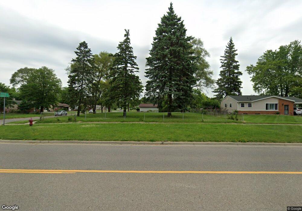 1454 W Coldwater Rd, Flint, MI 48505 - photo 1