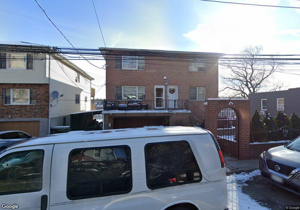 270 Edwards Place unit 2, Yonkers, NY 10703 - photo 1