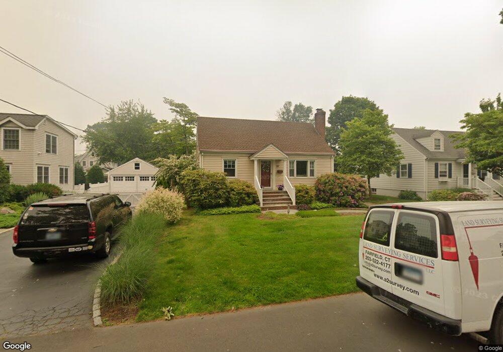 27 Dwight St, Fairfield, CT 06824 - photo 1