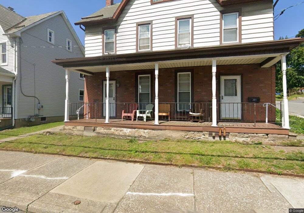 303 W Pennsylvania Ave, Pen Argyl, PA 18072 - photo 1