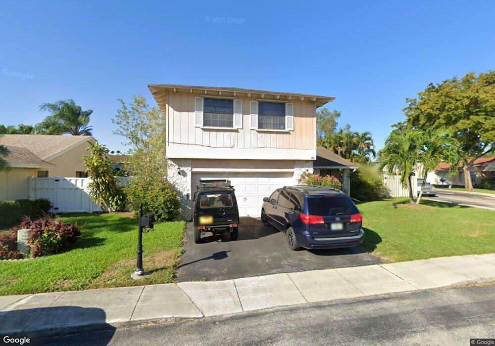 561 Auburn Way, Davie, FL 33325 - photo 1