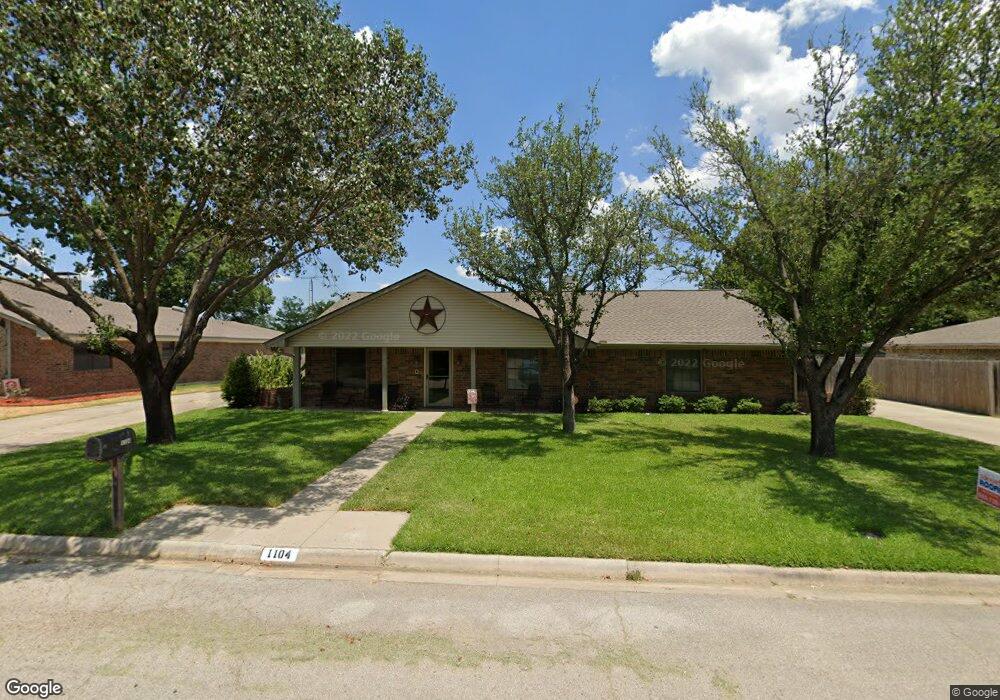 1104 Aspen Rd, Gainesville, TX 76240 - photo 1