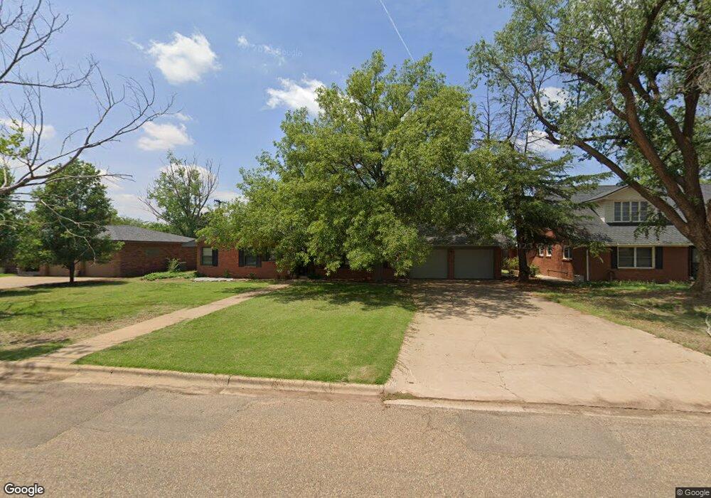 1207 Wayland St, Plainview, TX 79072 - photo 1
