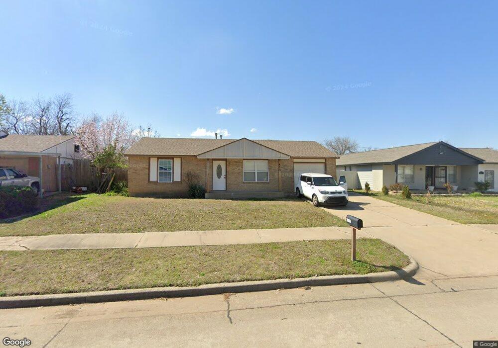 633 N Ramblin Oaks Dr, Moore, OK 73160 - photo 1