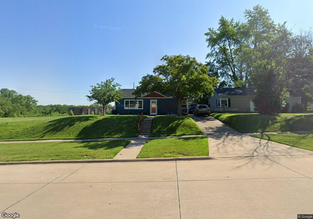 1628 Lincoln Rd, Bettendorf, IA 52722 - photo 1