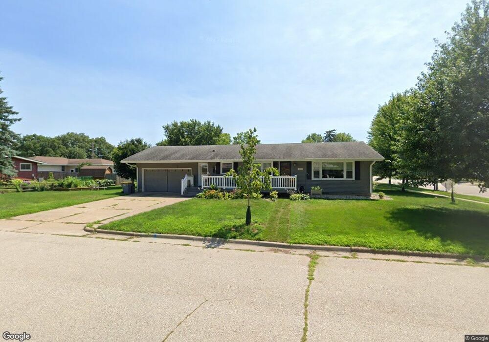 411 S 8th St, La Crescent, MN 55947 - photo 1