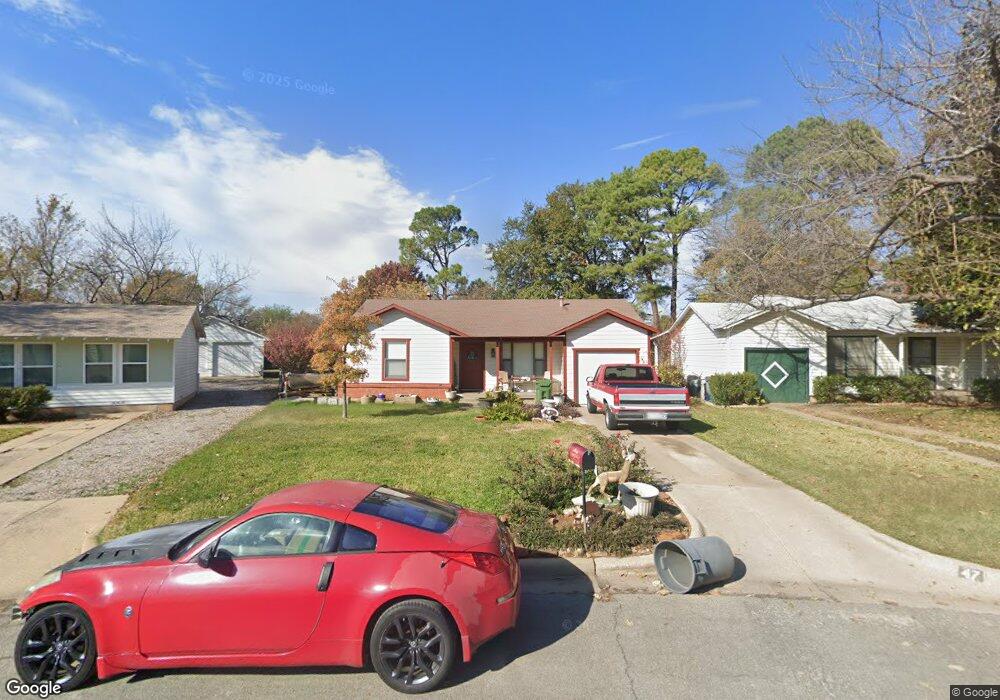 47 Lynn Ct, Hurst, TX 76053 - photo 1