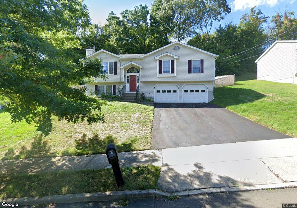 4 Laurie Ln, West Haven, CT 06516 - photo 1