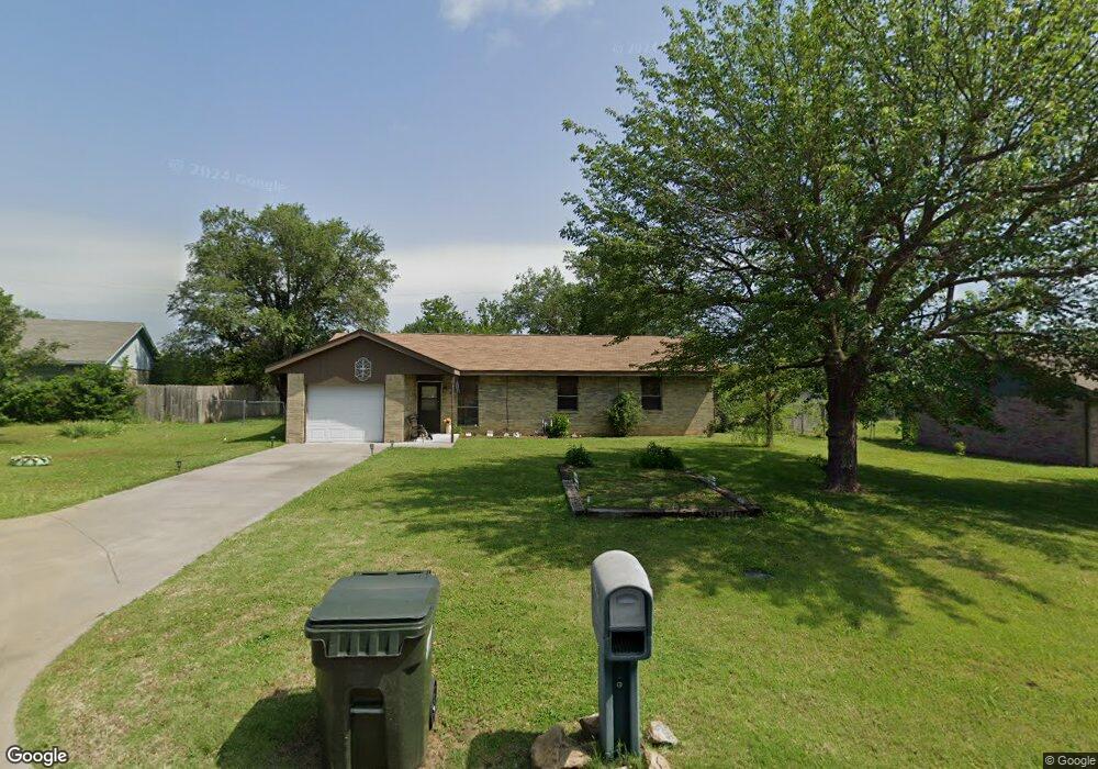 704 Wiley Post Dr, Cushing, OK 74023 - photo 1