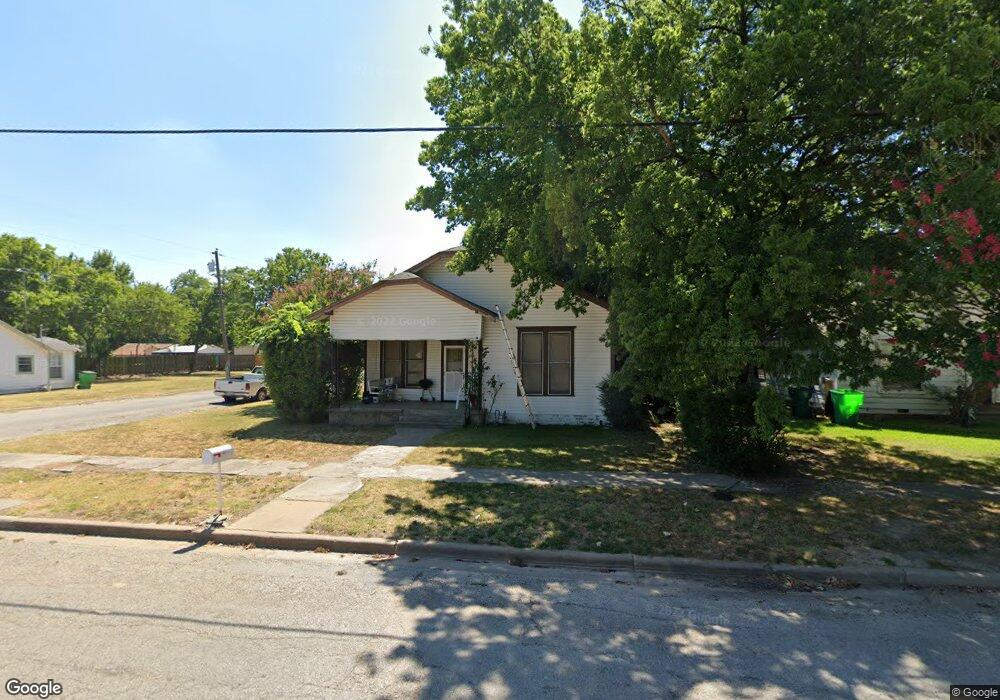 821 S Morris St, Gainesville, TX 76240 - photo 1