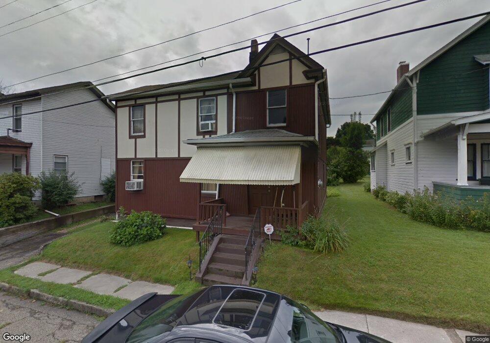 718 Bridge St, New Kensington, PA 15068 - photo 1