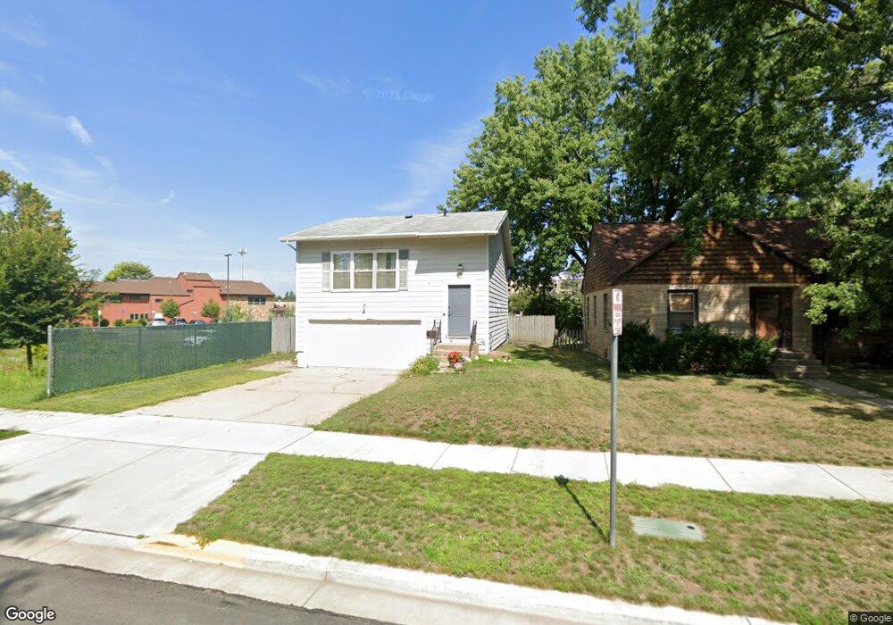 2208 4th Ave, Stevens Point, WI 54481 - photo 1