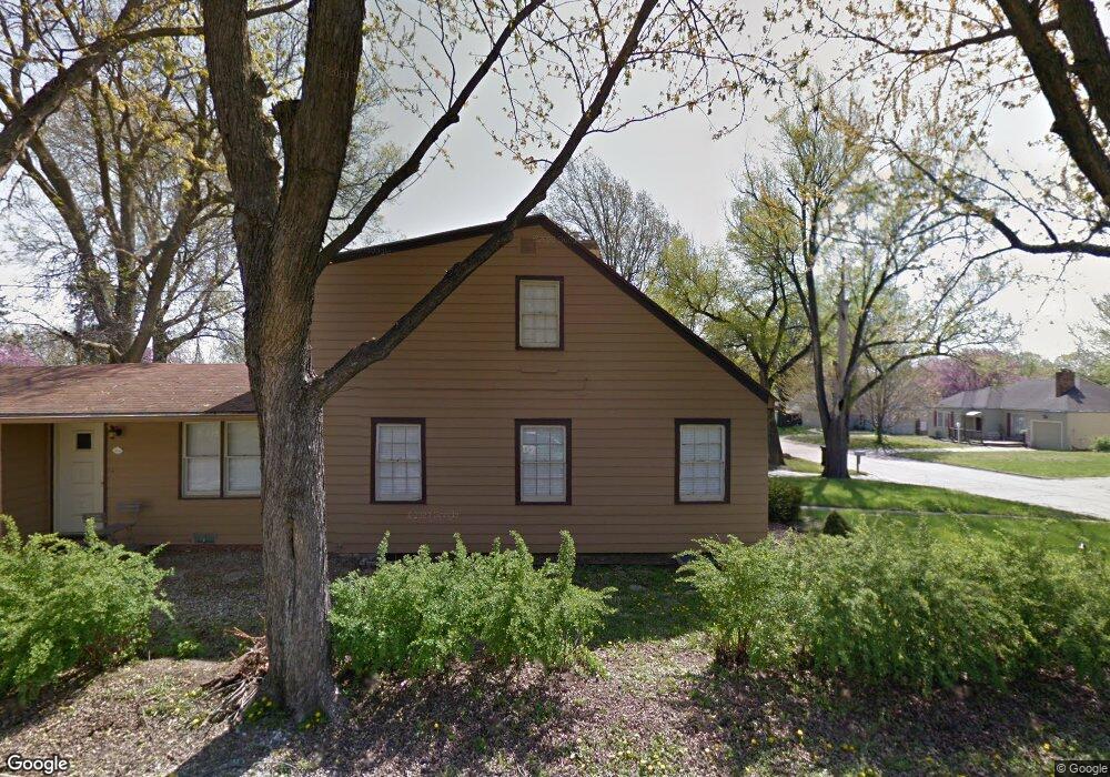 3122 SW Stafford St, Topeka, KS 66604 - photo 1