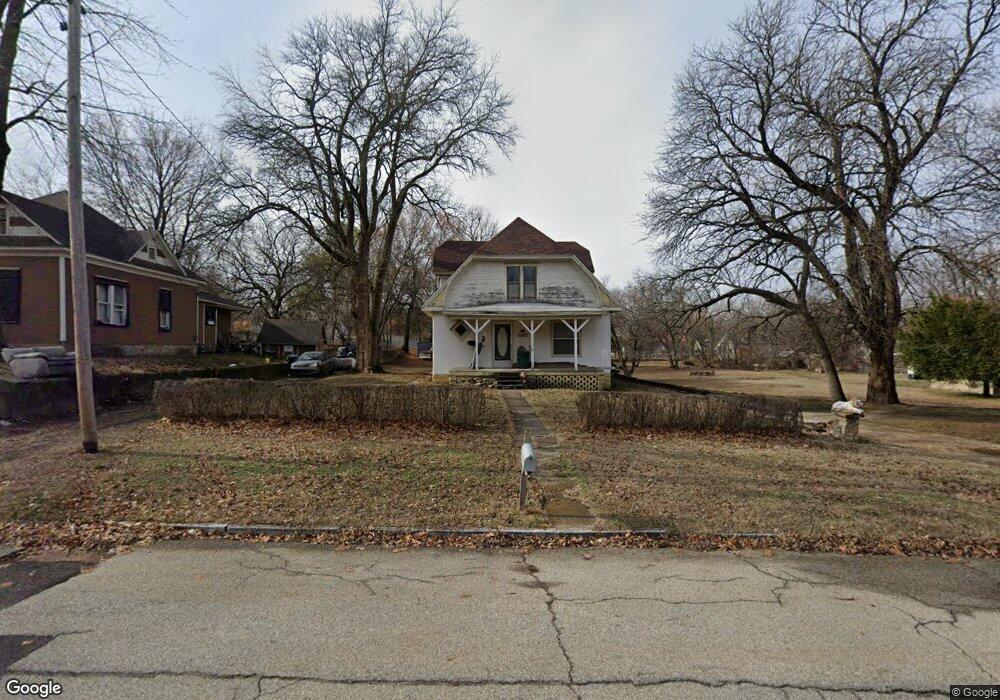 1100 Lincoln St, Parsons, KS 67357 - photo 1