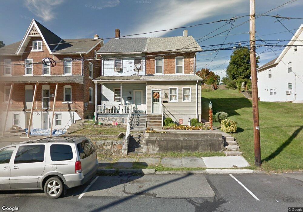 346 Chestnut St, Slatington, PA 18080 - photo 1