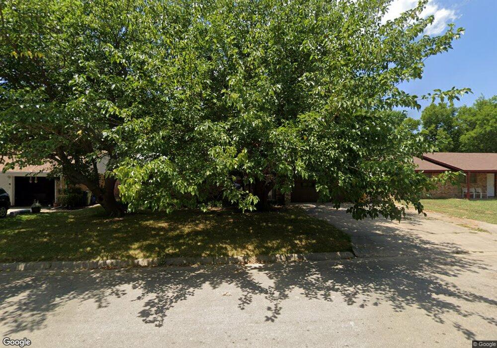 1111 Rosedale Dr, Gainesville, TX 76240 - photo 1