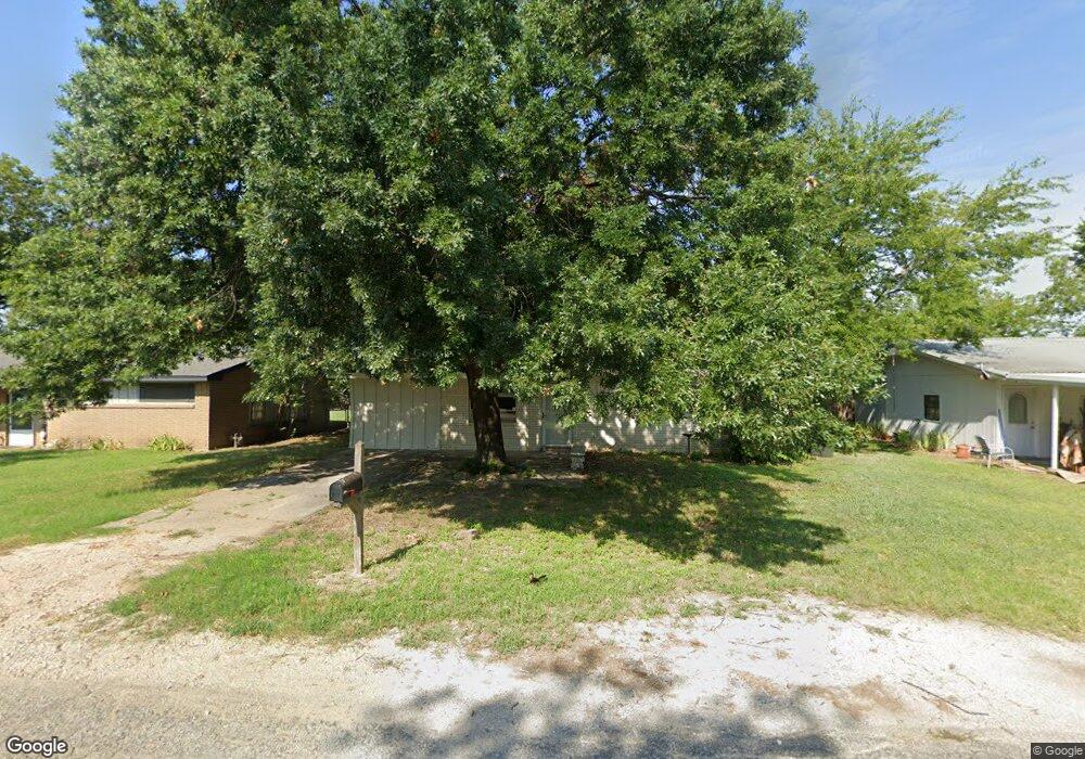 907 N 8th St, Sanger, TX 76266 - photo 1
