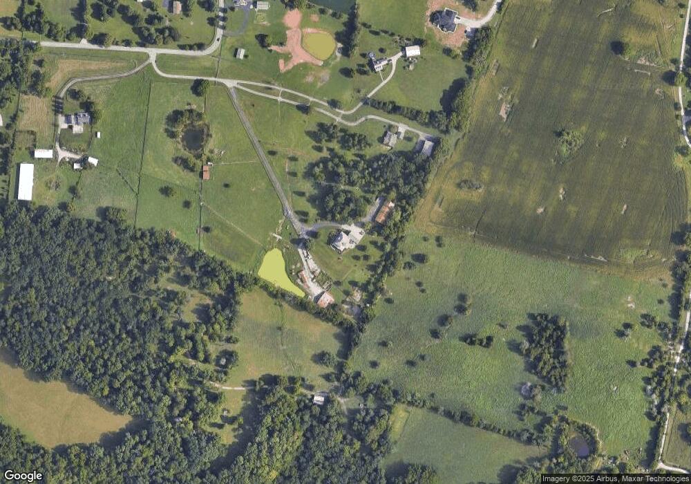 10010 Honey Ln, Louisville, KY 40229 - photo 1