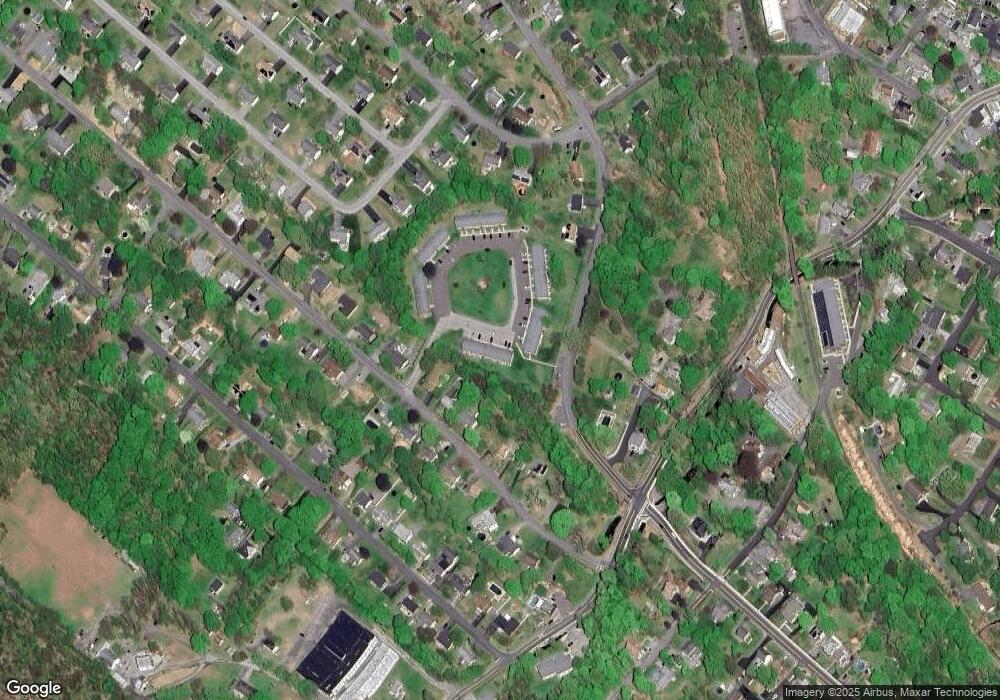 27 Orchard Hills Cir unit 504, Highland, NY 12528 - photo 1