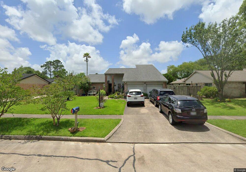 648 E Castle Harbour Dr, Friendswood, TX 77546 - photo 1