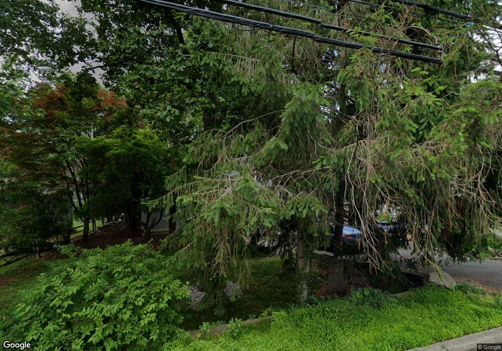 132 Pepper Ridge Rd, Stamford, CT 06905 - photo 1