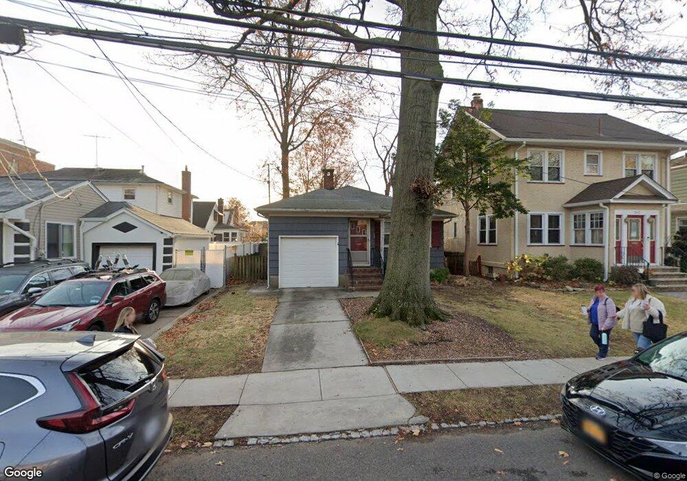238 Clawson St, Staten Island, NY 10306 - photo 1