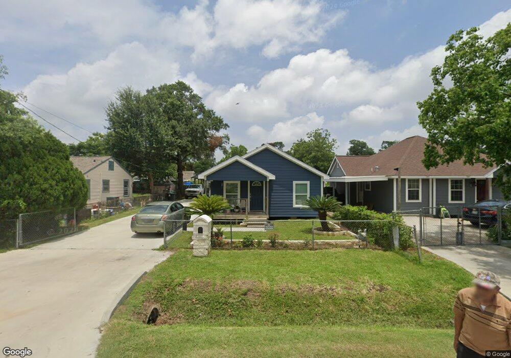 209 Palmyra St, Houston, TX 77022 - photo 1