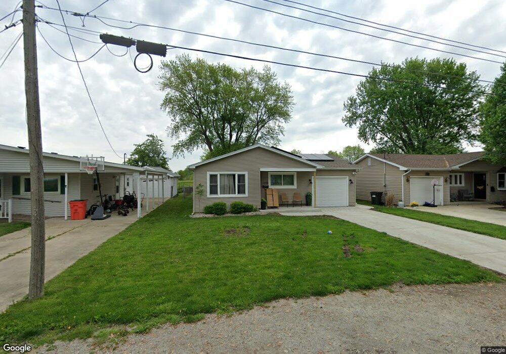 1208 N 28th St, Mattoon, IL 61938 - photo 1