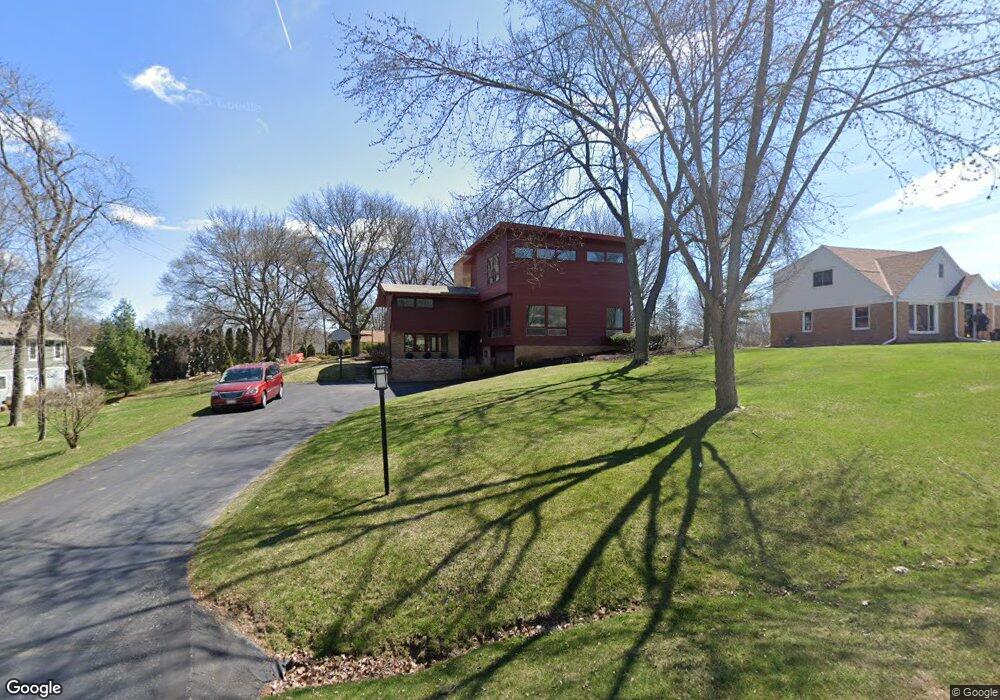 1530 Fairhaven Blvd, Elm Grove, WI 53122 - photo 1