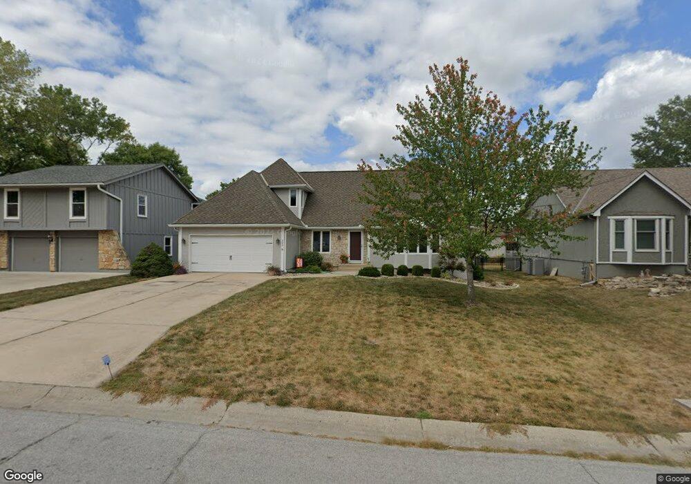 902 SW Georgetown St, Lees Summit, MO 64082 - photo 1