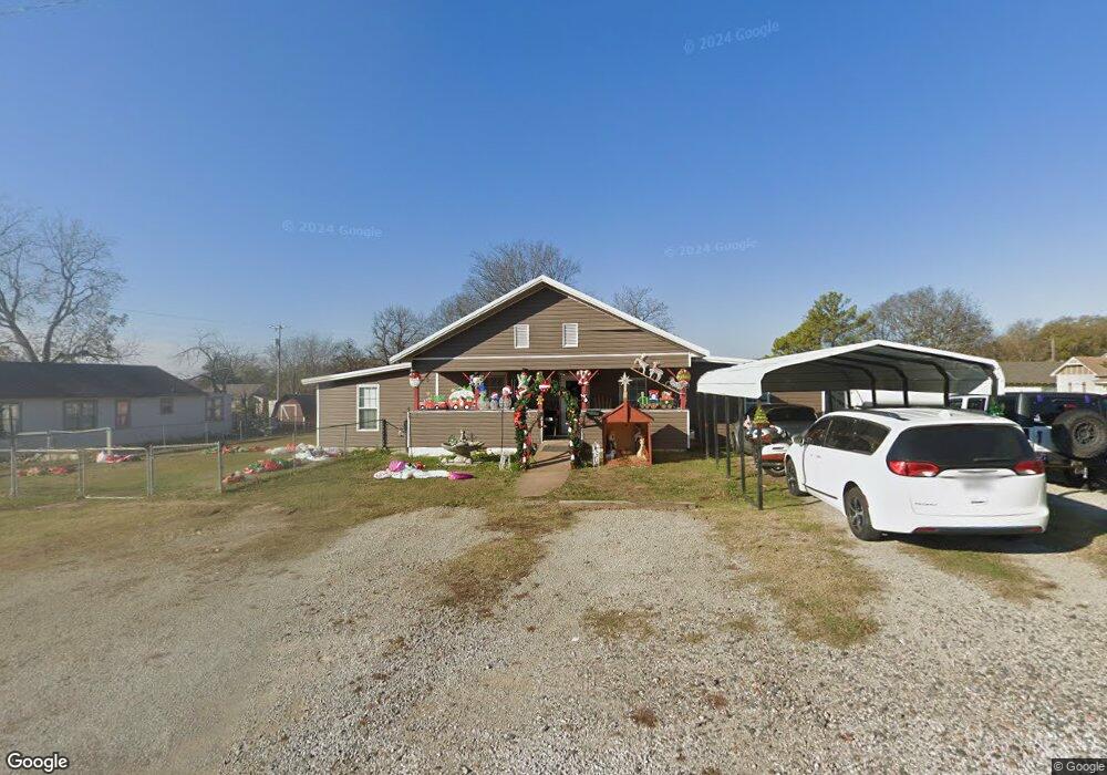 411 N 11th St, Henryetta, OK 74437 - photo 1