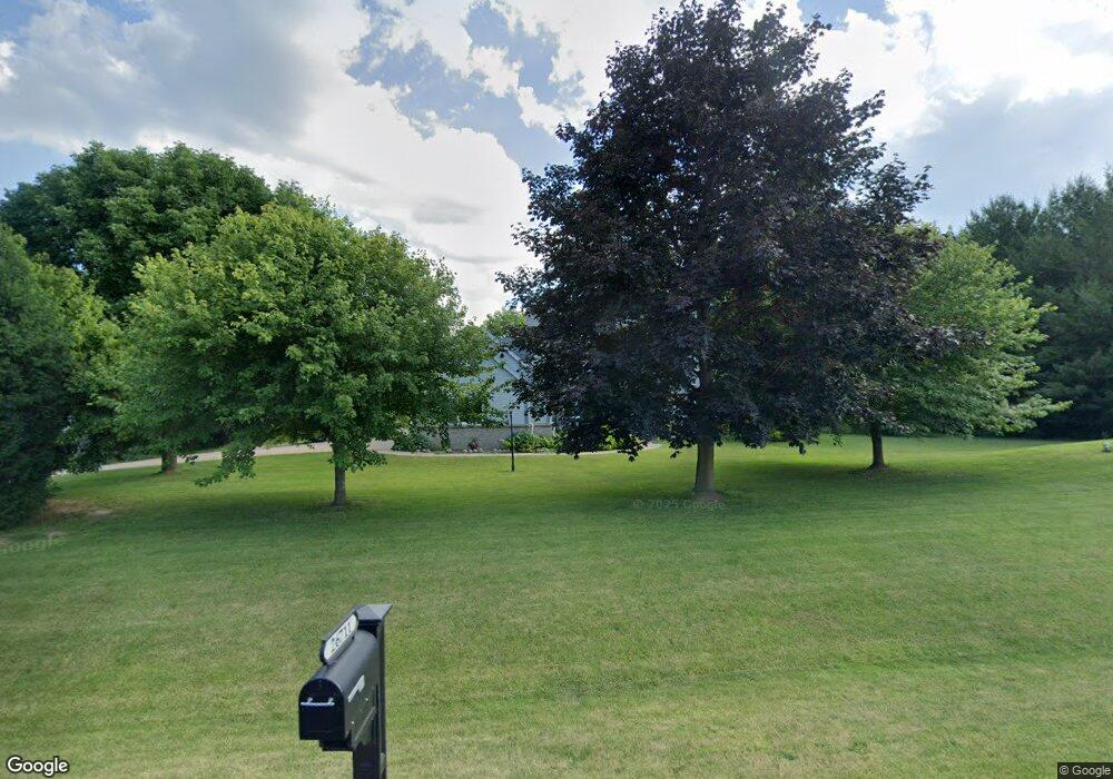 N52W26711 Janet Ct, Pewaukee, WI 53072 - photo 1