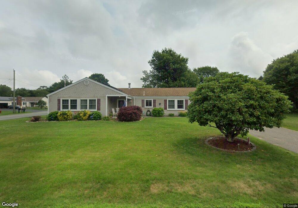 17 Zenas Cowen Ln, South Dartmouth, MA 02748 - photo 1